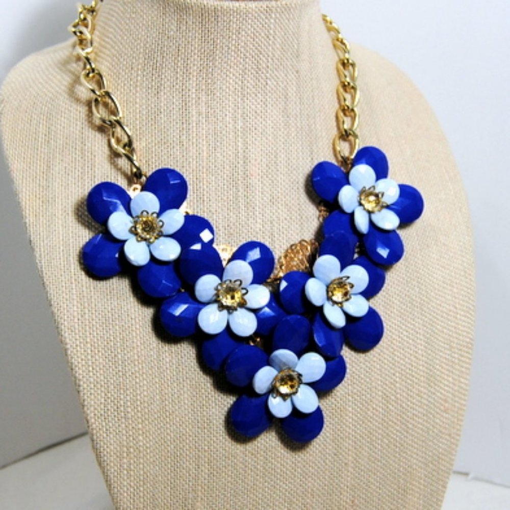 Statement Jewelry Necklace Big Flowers & Jewels